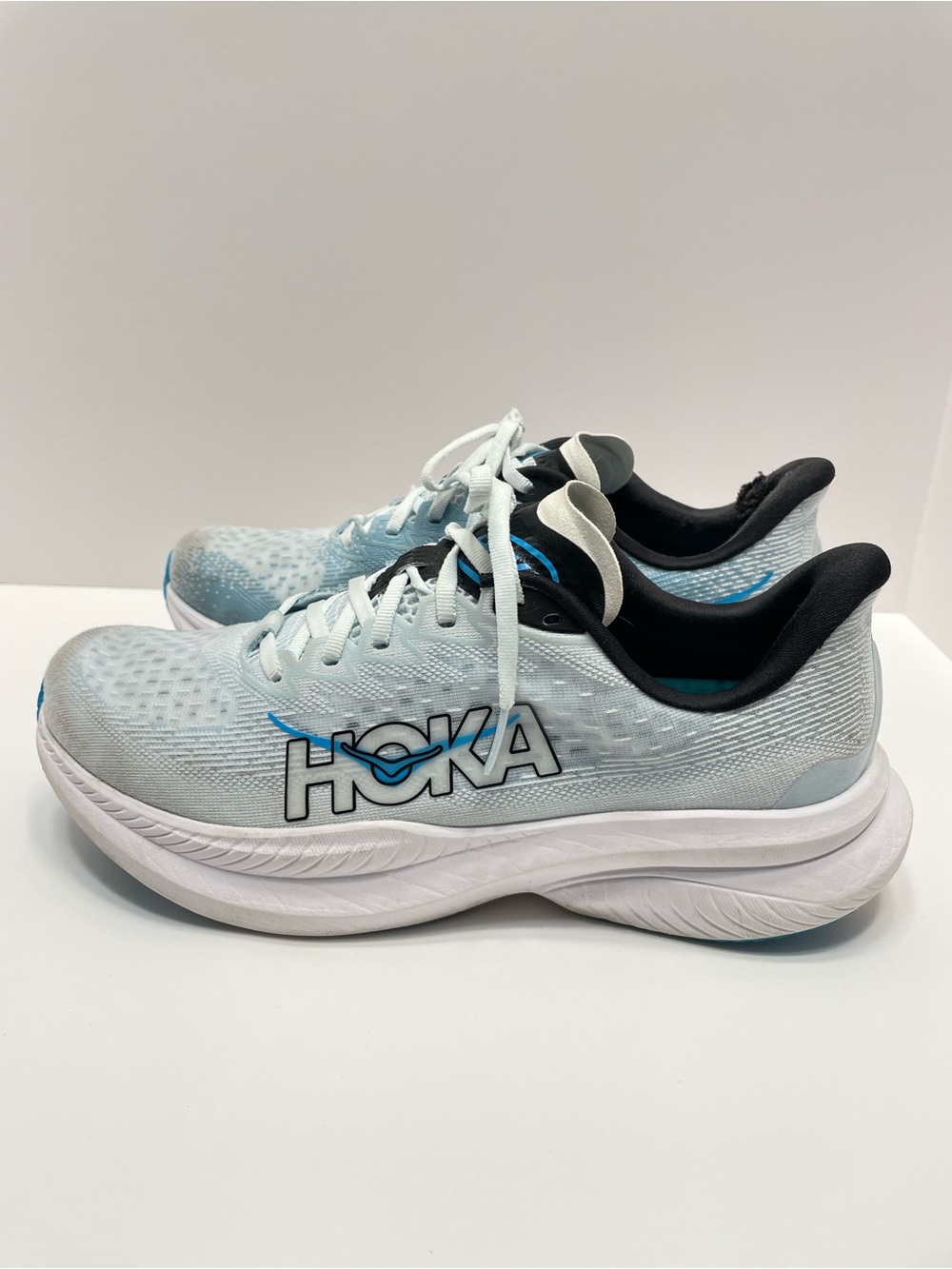 Women’s Hoka One One Mach 6 Size 10
